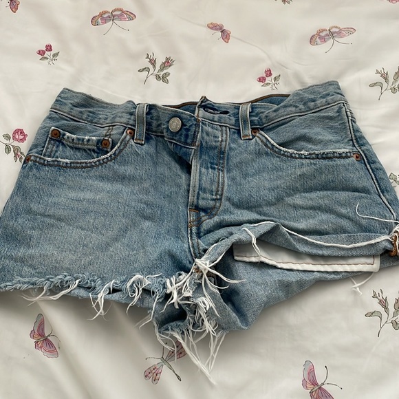 LEVIS SHORTS - Picture 2 of 3